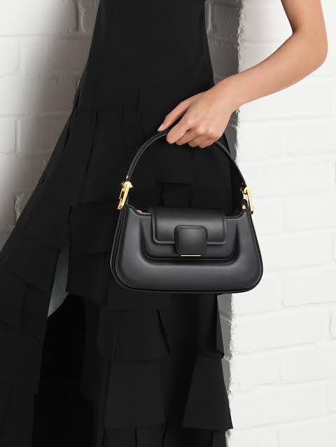 CHARLES & KEITH SHULDER BAG